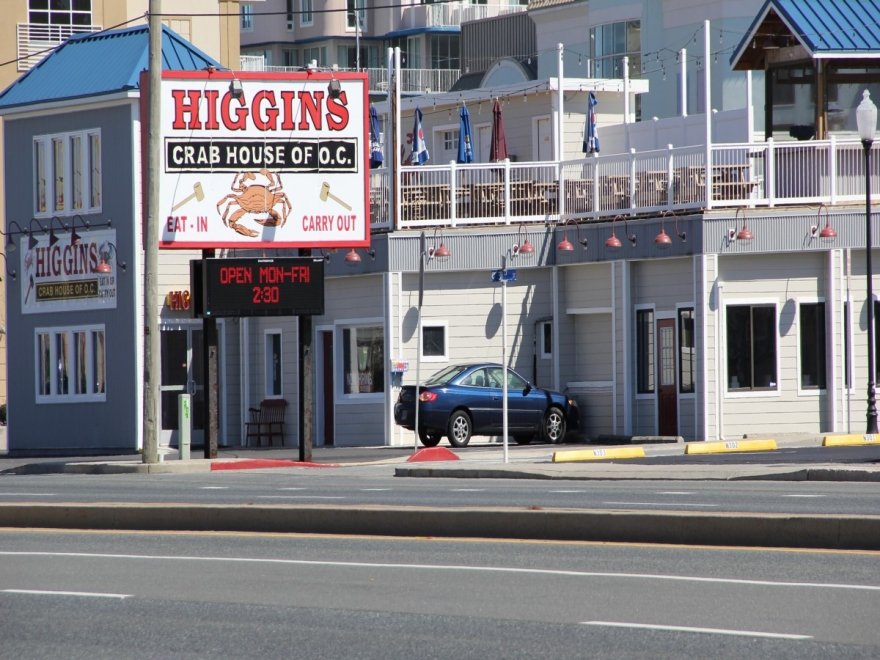 Higgins Crab House South