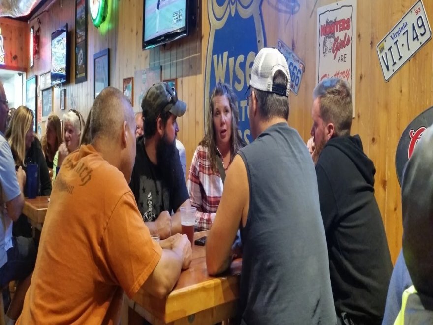 Hooters