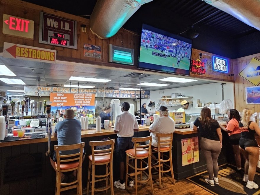 Hooters