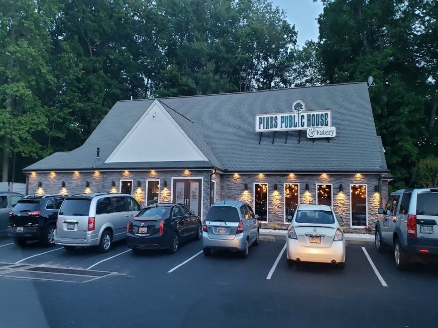 Pines Public House & Eatery