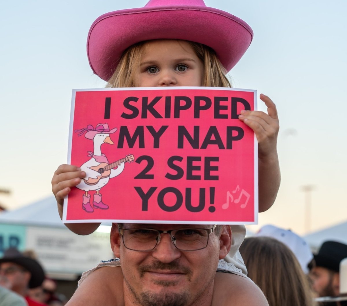 Country Calling Little girl with a pink cowboy hat at Country Calling